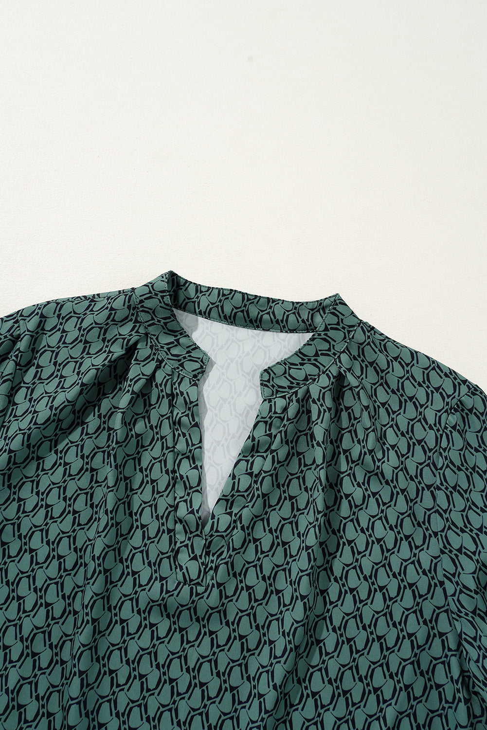 Green Geometric Print Notched Neck Puff Sleeve Blouse - Bagged Store